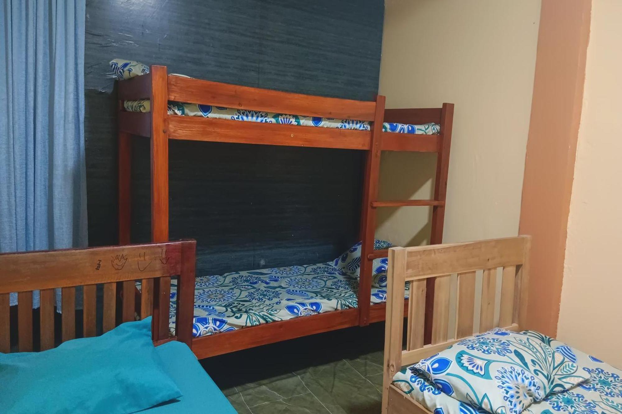 Larosa Hostel プエルト・プリンセサ エクステリア 写真