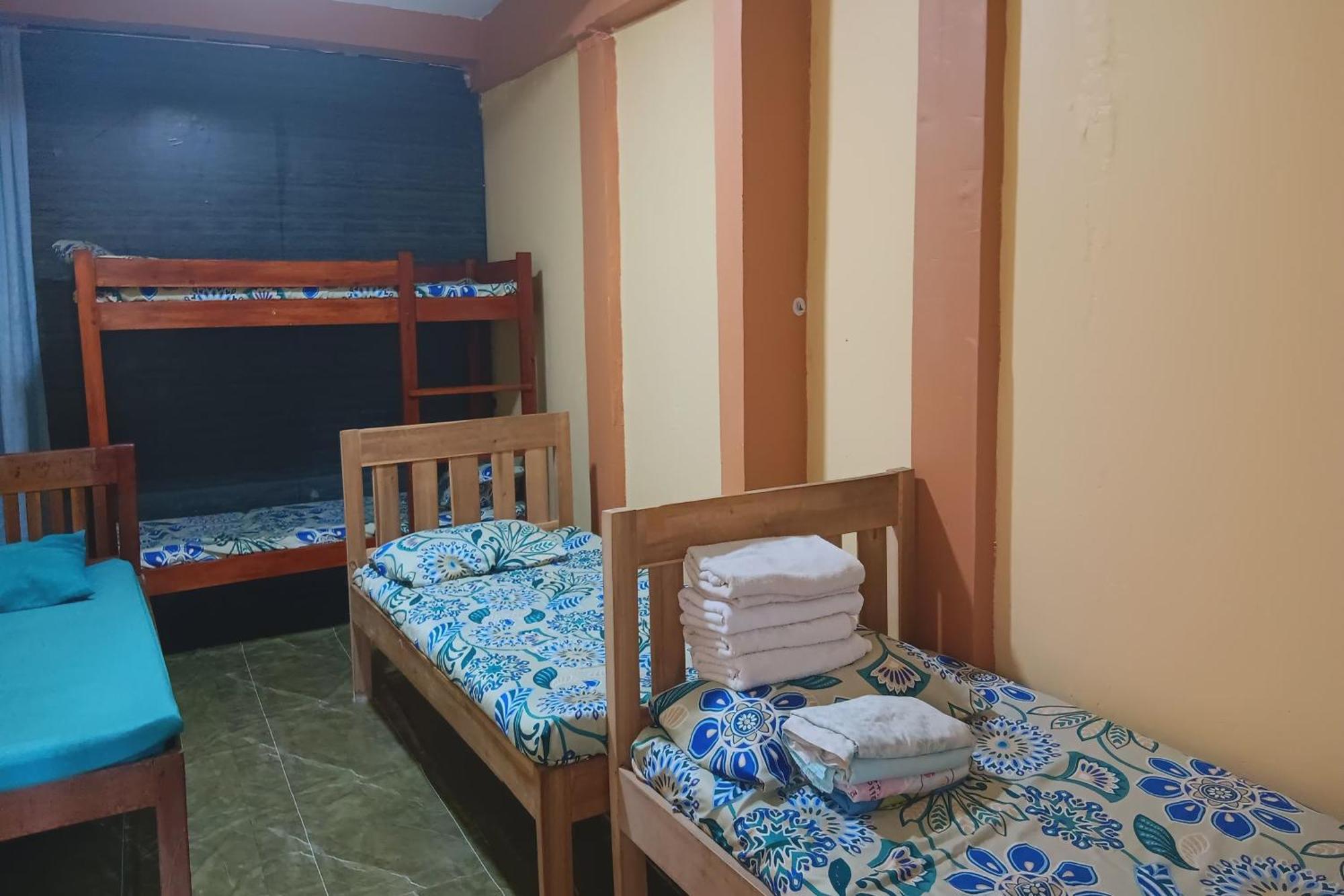 Larosa Hostel プエルト・プリンセサ エクステリア 写真